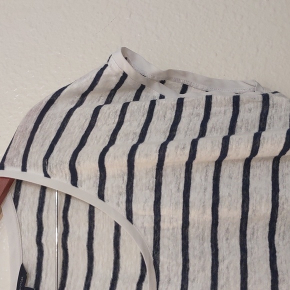 USED TOMMY HILFIGER SHORT SLEEVE STRIPPED HORIZONTAL SHIRT HOLE IN SHIRT SIZE L - Picture 4 of 10